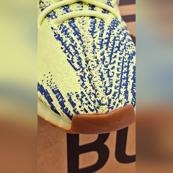 Authentic Yeezy Boost 350 V2 Original Adidas Semi Frozen Yellow Shoes size 11.5 - Picture 5 of 8